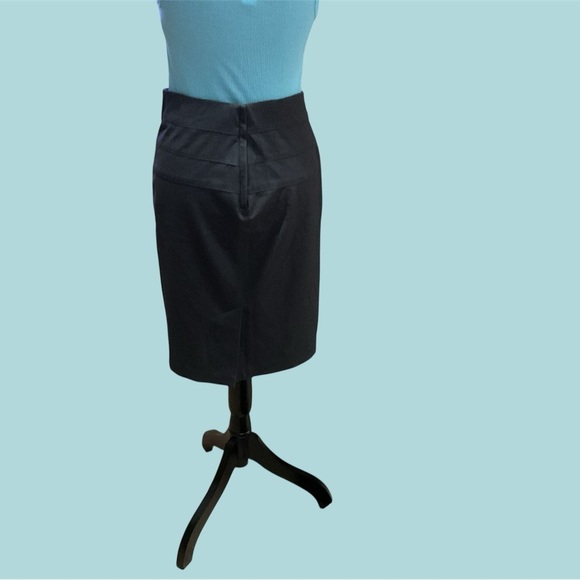 CANDIES BLACK SKIRT SIZE 5 GENTLY WORN - Picture 2 of 3